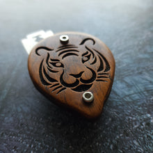 Load image into Gallery viewer, Planet Earth - Singha