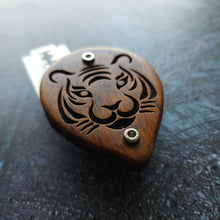 Load image into Gallery viewer, Planet Earth - Singha