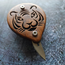 Load image into Gallery viewer, Planet Earth - Singha