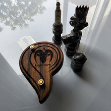 Load image into Gallery viewer, Rashi Makar - Capricorn