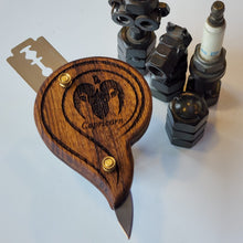 Load image into Gallery viewer, Rashi Makar - Capricorn