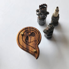 Load image into Gallery viewer, Rashi Kumbha - Aquarius